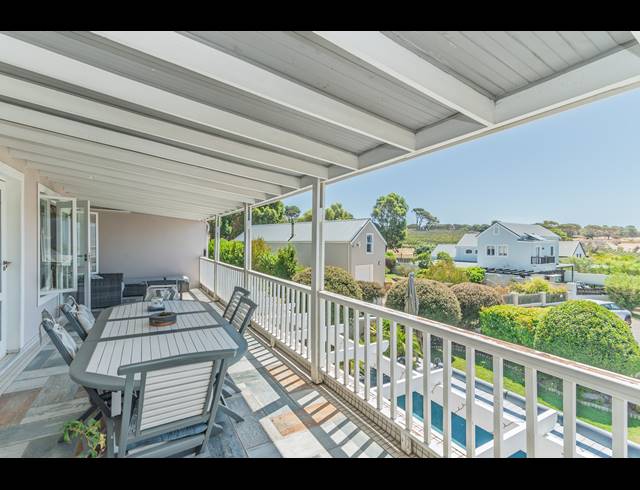 4 BEDROOM FREEHOLD FOR SALE IN BLUEWATER ESTATE